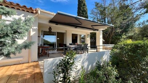View (from property/room), Balcony/Terrace, Dining area
