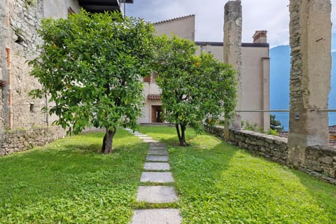 Ca dela Nua front lake House in Limone Sul Garda