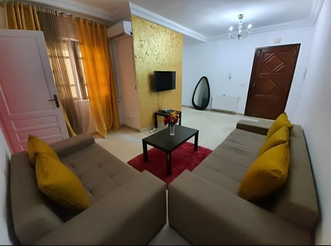 Communal lounge/ TV room, Day, Winter, Darts, TV and multimedia, Living room, Decorative detail, Decorative detail, Seating area, Evening entertainment, Entertainment, Time of day, hair dresser, hair dryier, heating, heating, internet, internet, internet, air conditioner, air conditioner