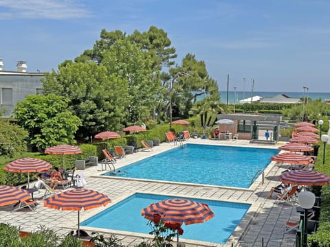 Day, Natural landscape, Pool view, Swimming pool, sunbed