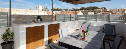 Day, View (from property/room), Balcony/Terrace, Seating area, Dining area, Evening entertainment