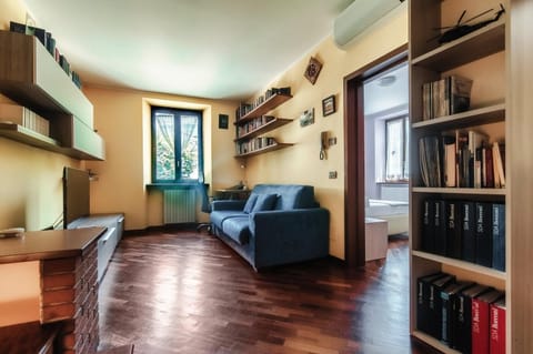 Library, Seating area