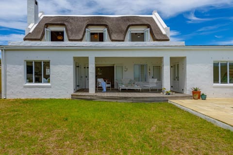 The Beach Cottage House in Cape Town