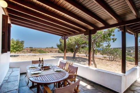 Property building, Balcony/Terrace, Living room