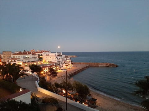 City view, Sea view