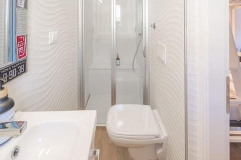 Swan Lake-Nido d'amore sul lungolago Apartment in Province of Brescia