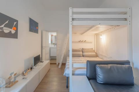 Swan Lake-Nido d'amore sul lungolago Apartment in Province of Brescia