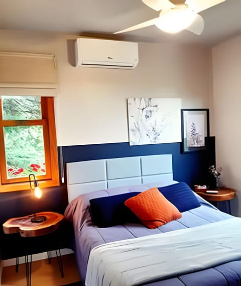 Bed, Photo of the whole room, Bedroom, air conditioner