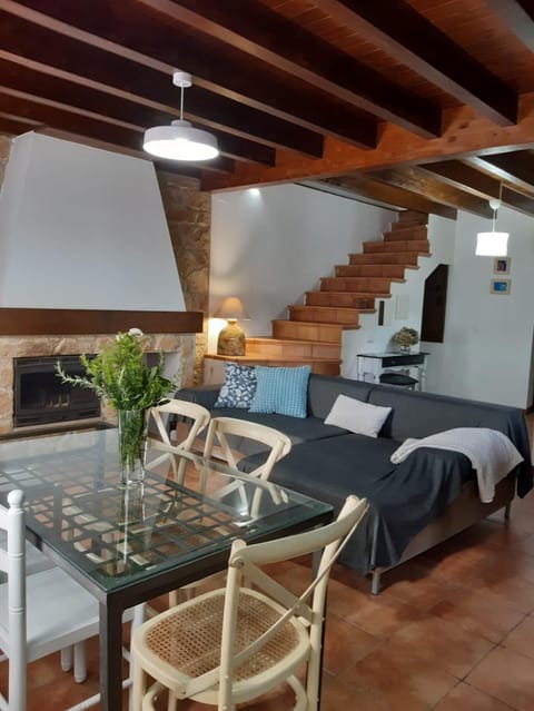 Lounge or bar, Dining area