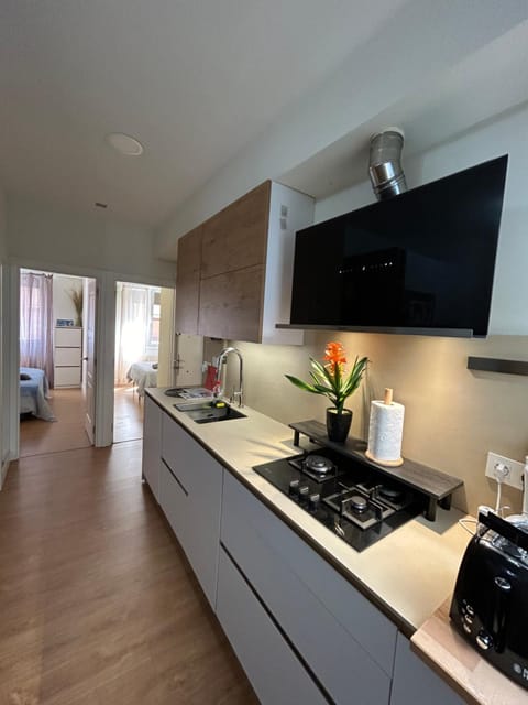 Property building, TV and multimedia, Coffee/tea facilities, Kitchen or kitchenette, Living room, dishwasher, flat iron, pet friendly, storage, stove, toaster, washing machine