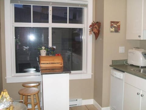 Marine Drive Station Entire House Chalet in Vancouver