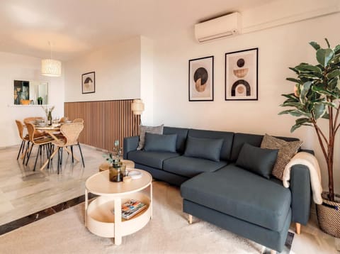 Living room, Dining area, air conditioner