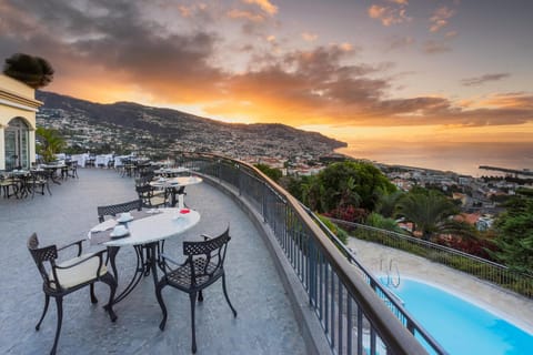 Restaurant/places to eat, View (from property/room), Swimming pool