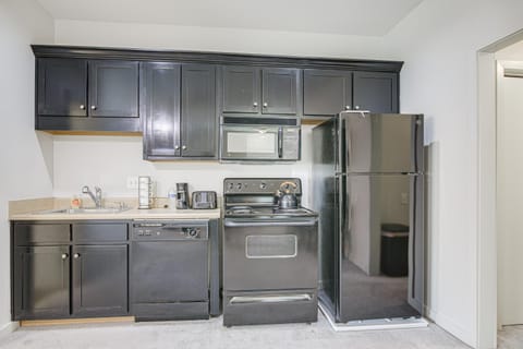 WFH-Friendly Memphis Studio Near Hospitals and Dtwn! Apartment in Memphis