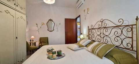 Bed, Bedroom, air conditioner