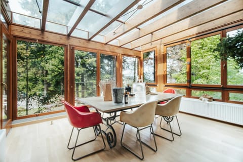 View (from property/room), Balcony/Terrace, Seating area, Dining area, Garden view