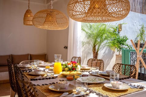 Dining area, Breakfast