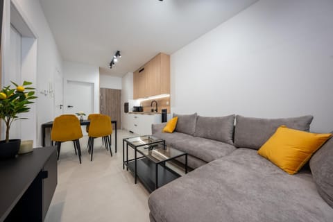 Kitchen or kitchenette, Living room, Seating area, Dining area, minibar