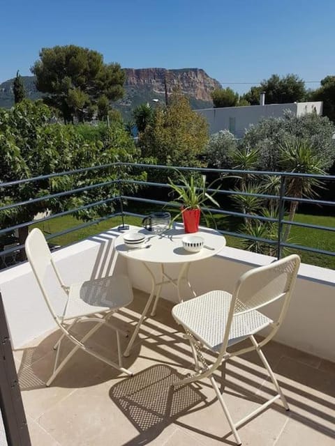 Cassis Presqu'Ile Calanques 2 pièces neuf, 50 m2 Apartment in Cassis