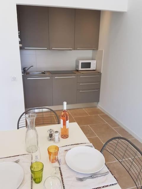 Cassis Presqu'Ile Calanques 2 pièces neuf, 50 m2 Apartment in Cassis