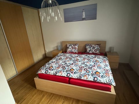 Bed, Bedroom, wardrobe