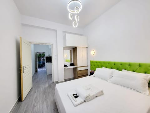 Photo of the whole room, Bedroom