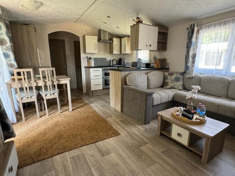 Mobil-home tout confort Campground/
RV Resort in Dinard
