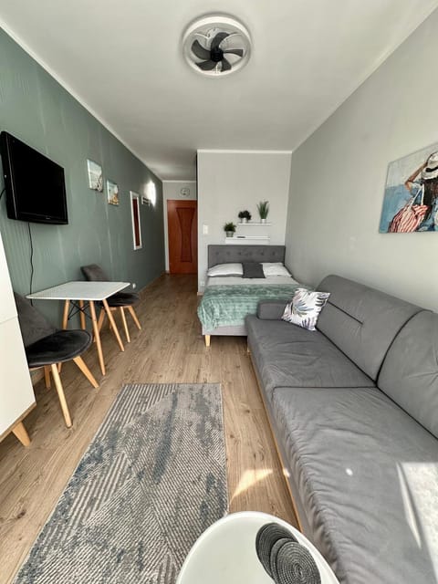 Pod Papugami - Komfortowe pokoje z widokiem na rzekę Bed and Breakfast in Leba