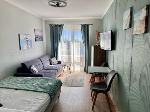 Pod Papugami - Komfortowe pokoje z widokiem na rzekę Bed and Breakfast in Leba