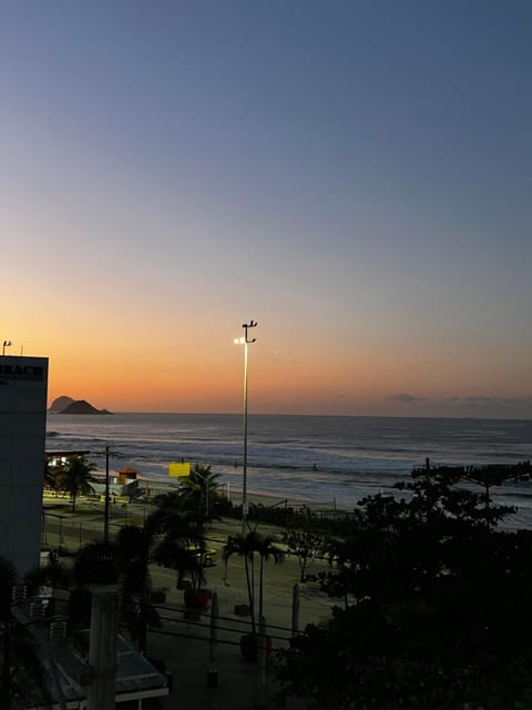 Flat VISTA INCRÍVEL PRAIA DO PEPÊ OLEGARIO MACIEL BARRA DA TIJUCA Apartment in Rio de Janeiro