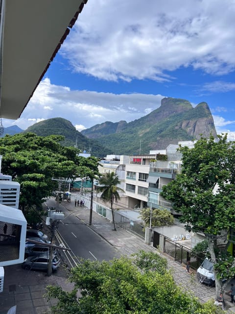 Flat VISTA INCRÍVEL PRAIA DO PEPÊ OLEGARIO MACIEL BARRA DA TIJUCA Apartment in Rio de Janeiro
