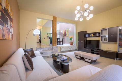 TV and multimedia, Living room, Seating area