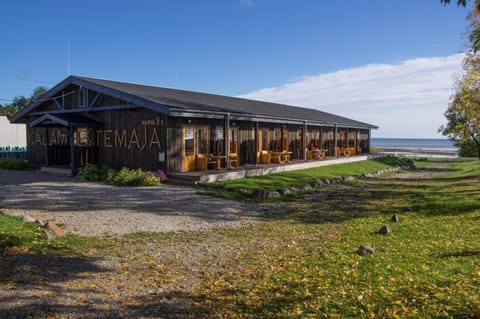 Property building, Day