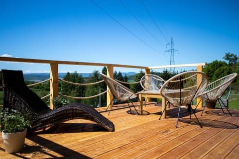 View (from property/room), Balcony/Terrace, sunbed