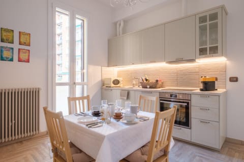 Brand New !!! Ancient BOLOGNA Centrale LIBERTY Style Completely RENOVATED 2025 Apartment in Bologna