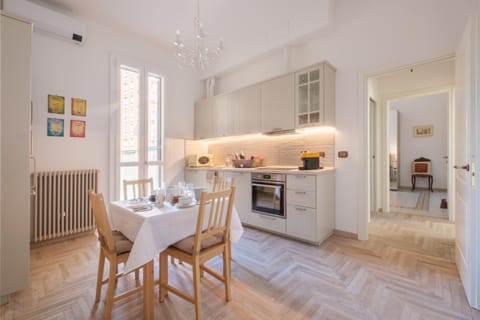 Brand New !!! Ancient BOLOGNA Centrale LIBERTY Style Completely RENOVATED 2025 Apartment in Bologna