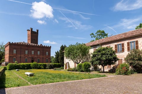 Property building, Garden, Garden, Balcony/Terrace, Garden view