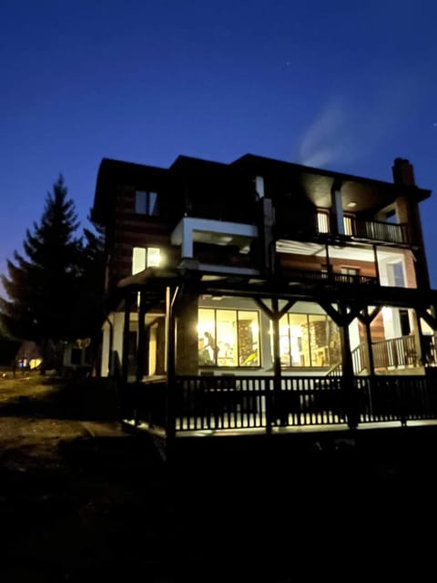 Property building, Night