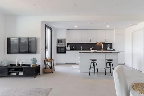 Modern apartment with sea view Apartment in Estepona