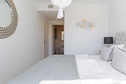 Modern apartment with sea view Apartment in Estepona