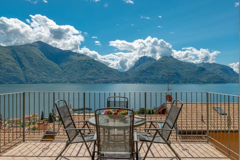 Nearby landmark, Day, Natural landscape, View (from property/room), Balcony/Terrace, Living room, Seating area, Dining area, Lake view, Mountain view