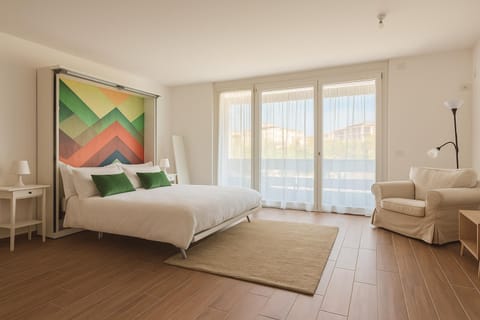 Bed, Living room, Photo of the whole room, Seating area, Bedroom