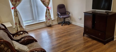 Smart Large Room with disabled facilities Idealy Located near Doncaster - Rotherham -Sheffield Bed and Breakfast in Sheffield