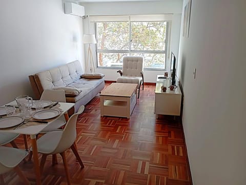 Living room, Photo of the whole room