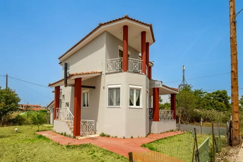 Property building, Spring, Day, Garden