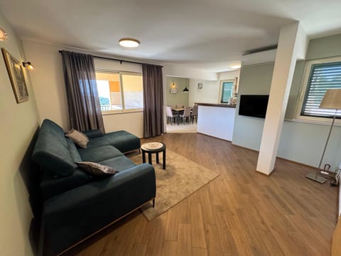 Activities, TV and multimedia, Living room