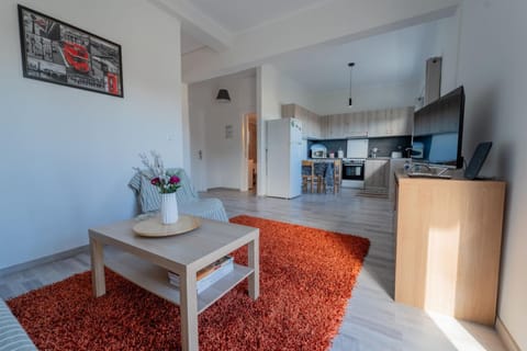 Kitchen or kitchenette, Seating area