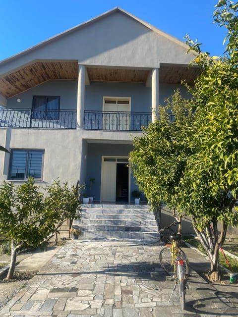 Property building, Spring, Day, Garden, Garden view