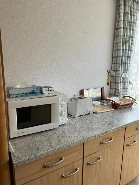 98, Bergblick, 2 Schlafzimmer, Dusche , WC, Küche, Wohnzimmer Apartment in Bad Reichenhall