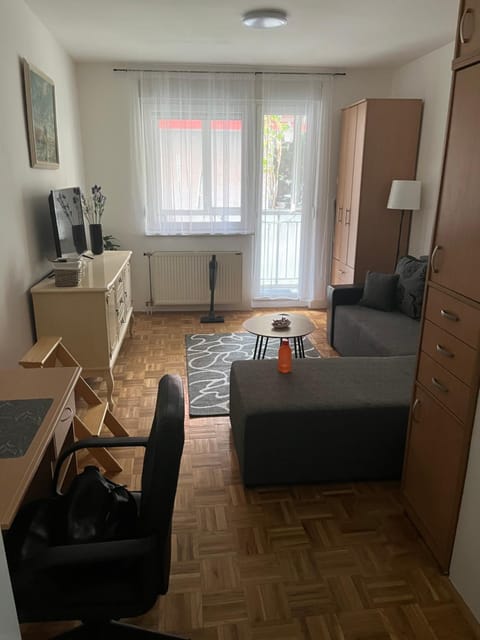 Cozy Nook Apartment in Novi Sad